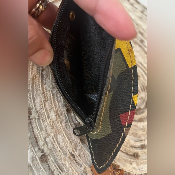 Double Fish Coin Purse - Picture 3 of 4